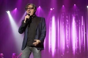 Sanremo 2026 Stadio chi sono la cover con Tommaso Paradio Sanremo 2026 Stadio chi sono la cover con Tommaso Paradio