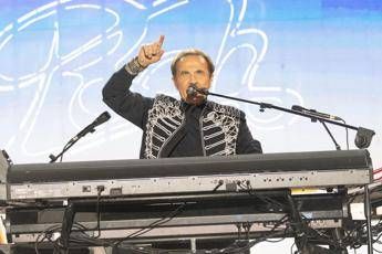 Sanremo 2026 i Pooh ospiti del Suzuki stage il gran finale Sanremo 2026 i Pooh ospiti del Suzuki stage il gran finale