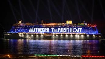 Sanremo Costa Crociere accende festival con la Crociera della Musica e Max Pezzali Sanremo Costa Crociere accende festival con la Crociera della Musica e Max Pezzali