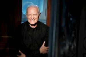 Santo Versace A Roma il concerto per le mamme africane con strumenti nati dai barconi dei migranti