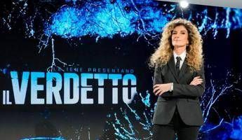 Su Italia1 oggi debutta Le Iene presentano Il Verdetto spin off a tutta cronaca Su Italia1 oggi debutta Le Iene presentano Il Verdetto spin off a tutta cronaca