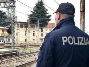 Trapani ascolta musica con le cuffie e non sente larrivo del treno muore a 17 anni Trapani ascolta musica con le cuffie e non sente larrivo del treno muore a 17 anni
