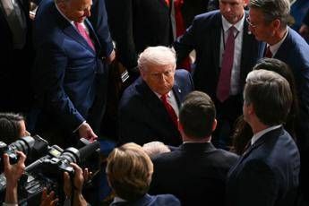 Trump discorso record di 108 minuti tra proteste e silenzi Trump discorso record di 108 minuti tra proteste e silenzi