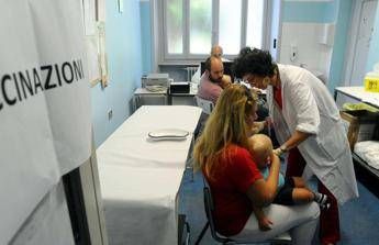 Tumori nelle Marche 11mila casi lanno Aiom ogni paziente si sottoponga a 5 vaccinazioni
