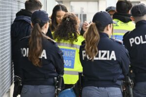 Atalanta – Napoli: lancia un bicchiere in campo. Il Questore emette un DASPO