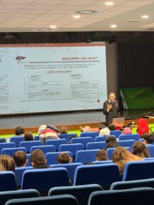 Carabinieri nelle scuole, oltre 400 studenti a lezione di legalità con la Tenenza di Zingonia