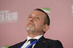 Andrea Delmastro si dimette da sottosegretario alla Giustizia