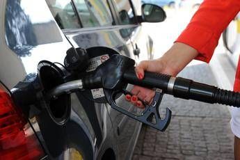 Benzina e diesel prezzi ancora in aumento gasolio a un passo da 21 euro