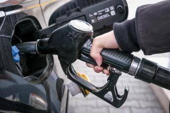 Benzina e diesel prezzi carburanti crescono anche oggi mappa dei rincari Benzina e diesel prezzi carburanti crescono anche oggi mappa dei rincari