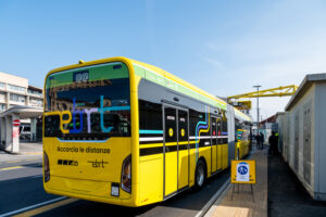 Bergamo, arrivato il primo autobus elettrico dell’e-BRT partono i test del sistema di ricarica