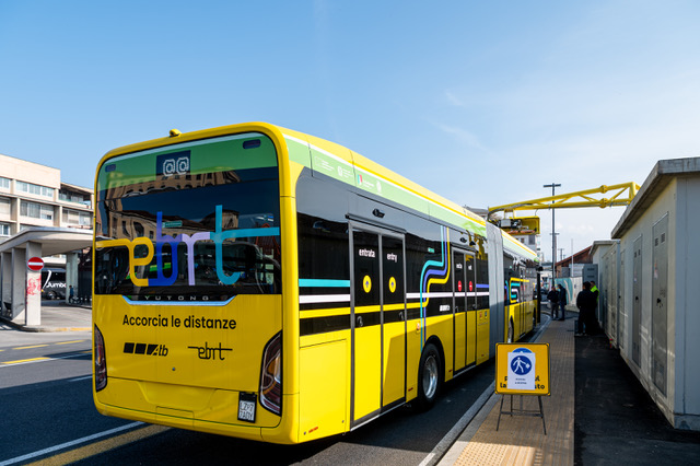 Bergamo, arrivato il primo autobus elettrico dell’e-BRT partono i test del sistema di ricarica