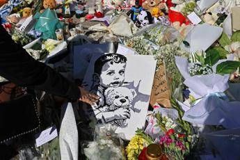 Bimbo morto a Napoli due medici indagati per falso nella cartella clinica