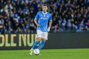 Cagliari Napoli braccio di Buongiorno in area Pisacane chiede rigore