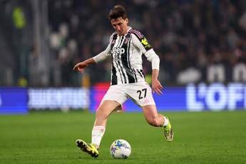 Cambiaso trattiene Ekkelenkamp arbitro non fischia rigore proteste in Udinese Juventus Cambiaso trattiene Ekkelenkamp arbitro non fischia rigore proteste in Udinese Juventus