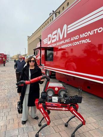 Cosi lavora Fiamma cane robot microbiologo al servizio dei vigili del fuoco