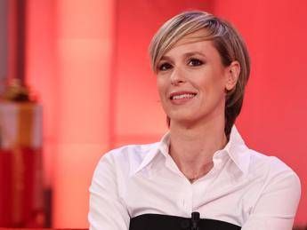 Federica Pellegrini travolta dalle critiche per il parto cesareo le polemiche e la replica Federica Pellegrini travolta dalle critiche per il parto cesareo le polemiche e la replica