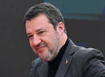 Festa del papa Salvini fa gli auguri e posta la foto di Nathan della famiglia del bosco