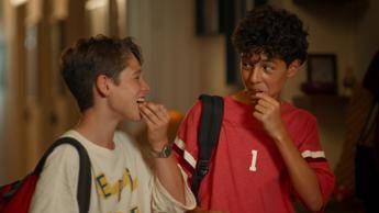 Giovani stare insieme significa prima di tutto amicizia per 4 su 10 e vero spazio collaborazione Giovani stare insieme significa prima di tutto amicizia per 4 su 10 e vero spazio collaborazione