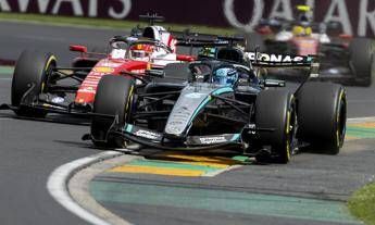 Gp Australia trionfo Russell e doppietta Mercedes davanti alle Ferrari