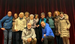 I Baradei Alegher tornano in scena a Clusone con la nuova commedia “Stremass a ure”