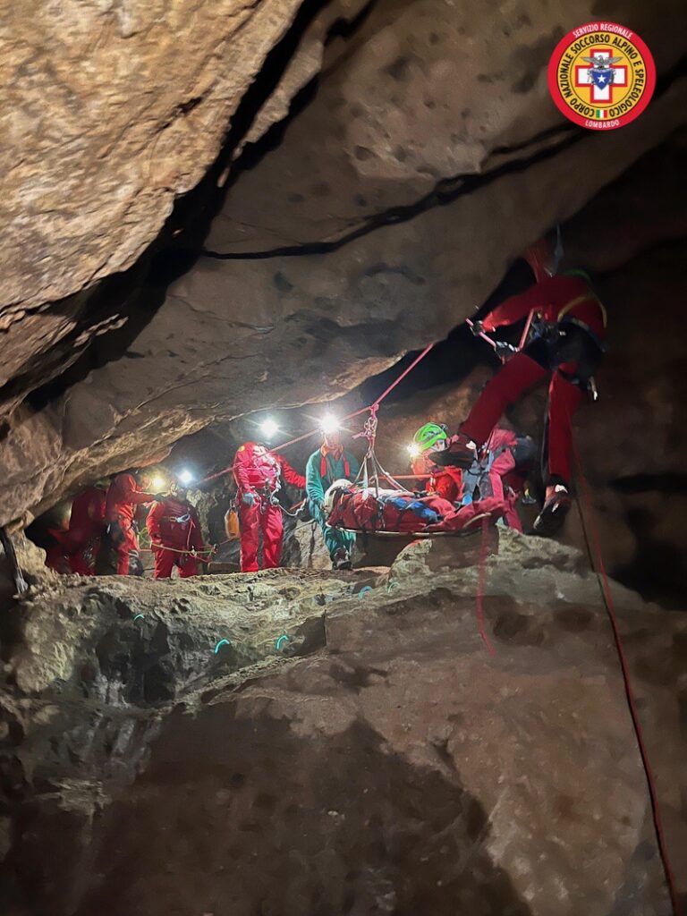 Soccorso speleologico, esercitazione tra Stezzano, Oltre il Colle e Sormano per i tecnici del CNSAS