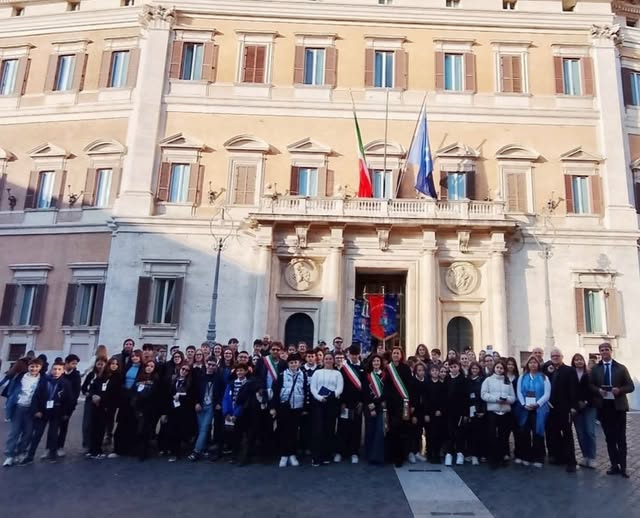 Il Consiglio Comunale dei Ragazzi di Concesio in visita a Roma incontro con le istituzioni Il Consiglio Comunale dei Ragazzi di Concesio in visita a Roma incontro con le istituzioni
