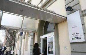 Incidente a Prato bambina di 5 anni travolta da unauto e grave﻿