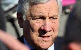 Iran Tajani Oman chiude frontiera italiani restino a Dubai Iran Tajani Oman chiude frontiera italiani restino a Dubai