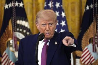 Iran Trump chiede una coalizione Altri paesi mandino navi per aprire lo Stretto di Hormuz Iran Trump chiede una coalizione Altri paesi mandino navi per aprire lo Stretto di Hormuz