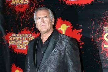 La star di La Casa Bruce Campbell rivela di avere il cancro Ma non temete sono un vecchio figlio di putt La star di La Casa Bruce Campbell rivela di avere il cancro Ma non temete sono un vecchio figlio di putt