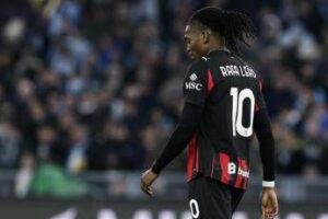 Milan Leao prima punta non piace ai tifosi Perche gioca li