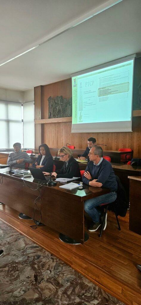 Nuovo PTCP e Sviluppo Sostenibile dialogo costruttivo tra la Provincia di Brescia e i Sindaci della Valle Camonica Nuovo PTCP e Sviluppo Sostenibile dialogo costruttivo tra la Provincia di Brescia e i Sindaci della Valle Camonica