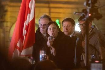 Referendum leader dellopposizione in festa Vittoria del No e un messaggio per Meloni