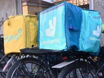 Rider Deliveroo e Glovo oggi giornata di mobilitazione nazionale ﻿