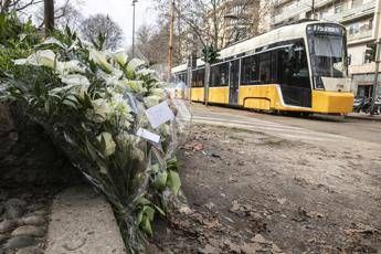 Tram deragliato a Milano il conducente non risponde a pm Non e nelle condizioni fisiche