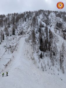Valanga in Valgussera a Foppolo sciatore travolto soccorso e portato in ospedale Valanga in Valgussera a Foppolo sciatore travolto, soccorso e portato in ospedale