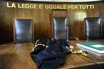 Venezia perseguita ex professore per bocciatura braccialetto elettronico a 26enne
