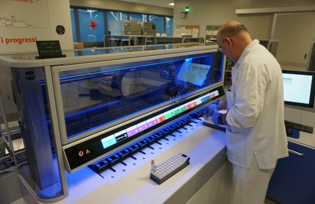 Bergamo, rivoluzione nella medicina di laboratorio nuove tecnologie per diagnosi più rapide e precise