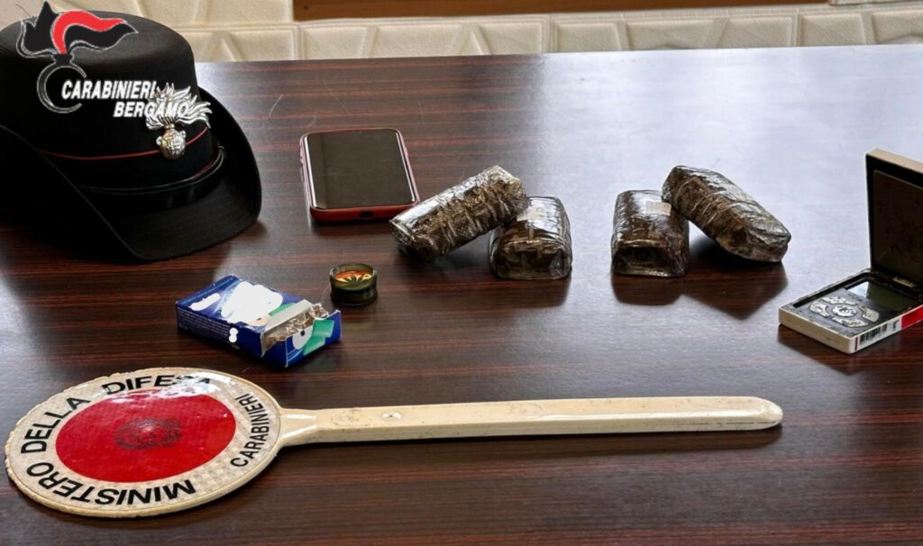 Capriate San Gervasio, studente arrestato per spaccio a scuola sequestrati oltre 400 grammi di droga