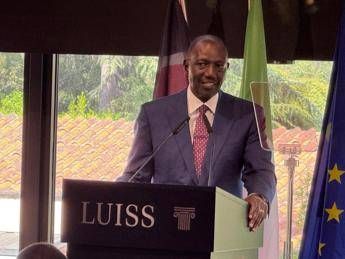 Clima Ruto Shock climatici riducono Pil tra 3 e 5 ma Africa puo guidare transizione energetica