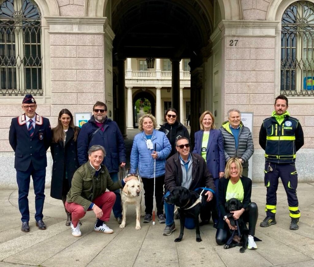 CorriDog torna a Bergamo il 12 aprile la camminata solidale con i cani per sostenere i non vedenti