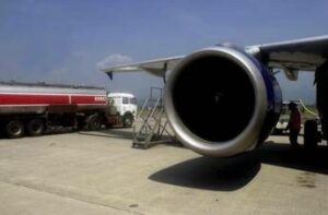 Crisi carburante aerei lEuropa tra Stretto di Hormuz e scorte limitate