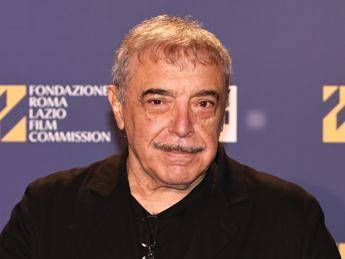 David di Donatello la conduzione sara corale anche Nino Frassica sul palco David di Donatello la conduzione sara corale anche Nino Frassica sul palco