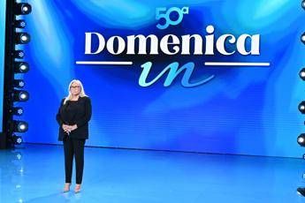 Domenica In oggi domenica 5 aprile gli ospiti di Mara Venier Domenica In oggi domenica 5 aprile gli ospiti di Mara Venier
