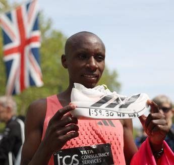 Due fette di pane miele e te Sawe e la normale colazione prima del record del mondo in maratona