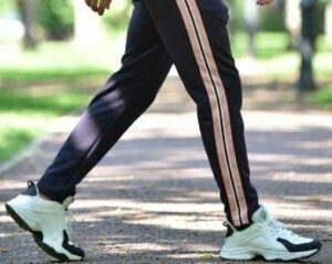 Il falso mito dei 10mila passi camminare 15 minuti aiuta il cuore