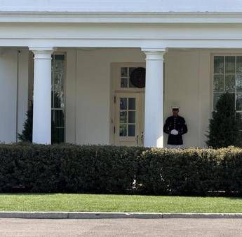 Il giallo del ricovero di Trump il presidente Usa lontano dallocchio pubblico Al lavoro per gli americani