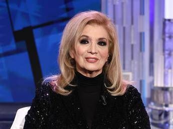 Iva Zanicchi e la caduta il racconto a Verissimo Cera un buco