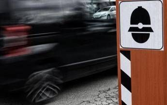 Lintelligenza artificiale cambia lautovelox riesce a vedere se lautomobilista usa il cellulare