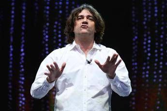 Massimo Bagnato chi e il comico arrestato per stalking